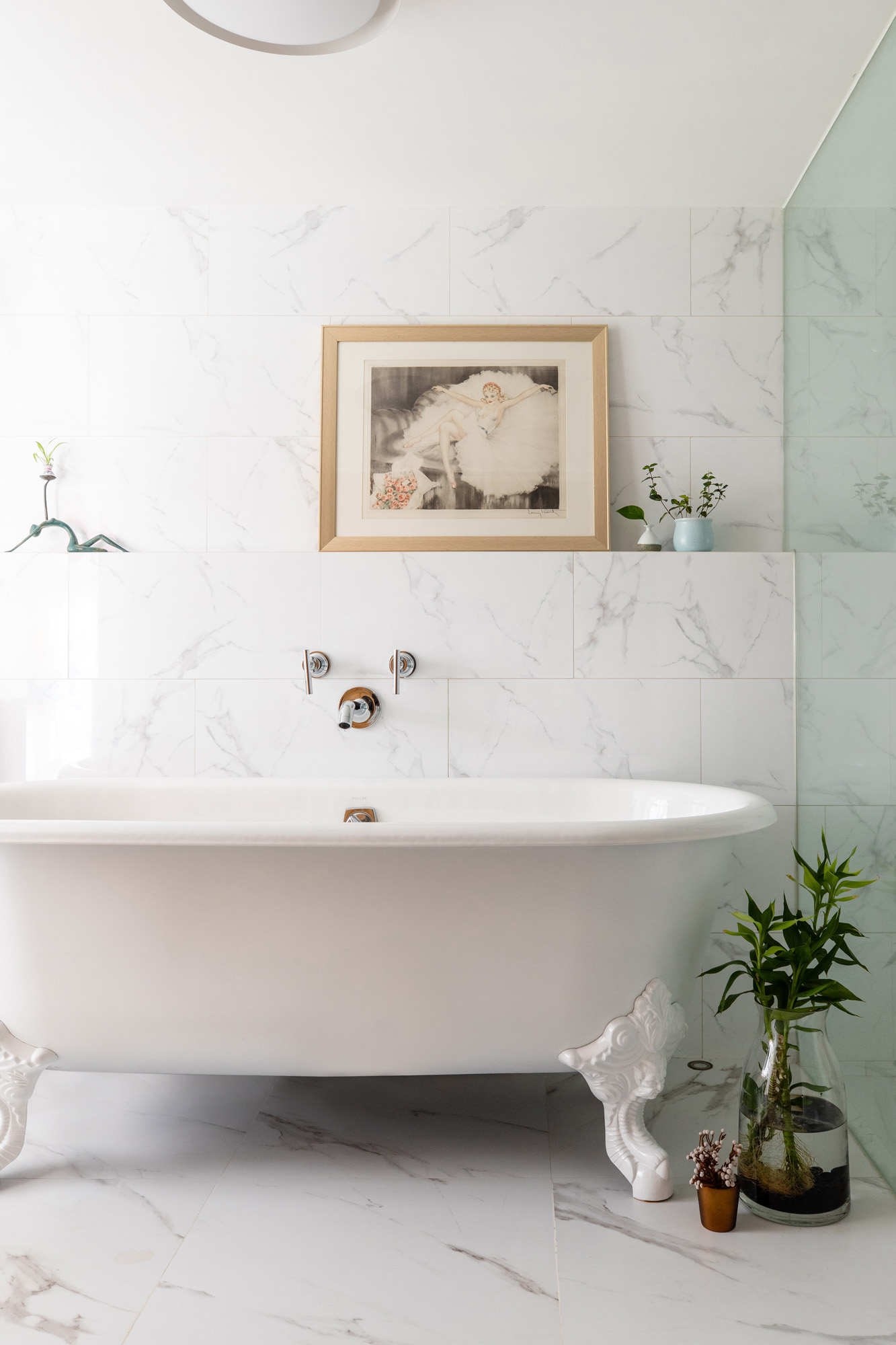 Clawfoot tub bathroom details • Home Interior Design Photos • Tracy Wong Photography
